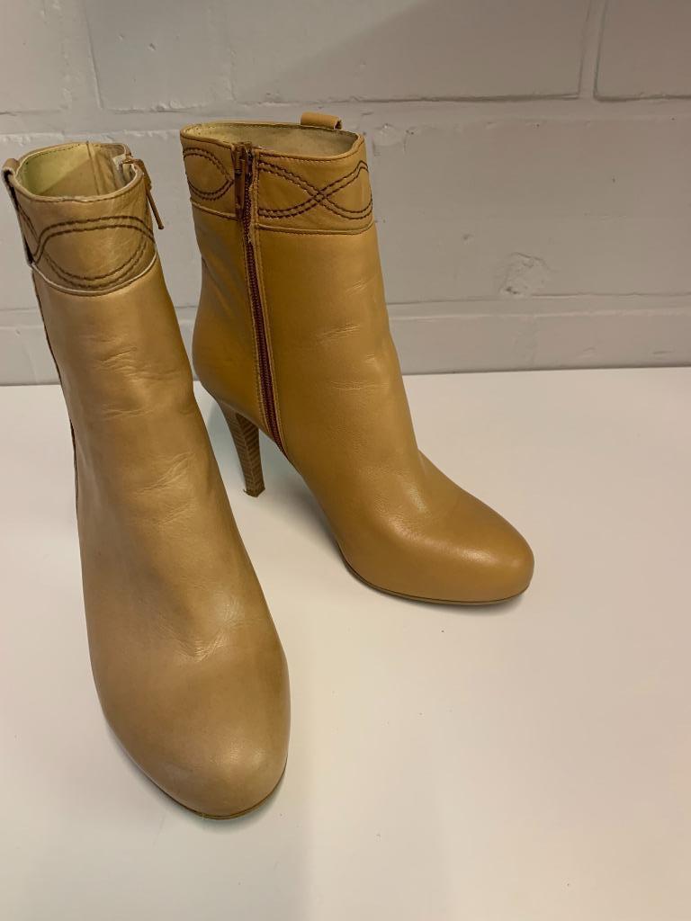 Beige enkellaarsjes - maat 40, Vêtements | Femmes, Chaussures, Neuf, Vera Gomma, Enlèvement ou Envoi, Beige