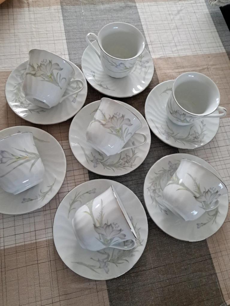 Set van 7 koffietassen met bordjes, Huis en Inrichting, Keuken | Servies, Keramiek, Ophalen of Verzenden, Zo goed als nieuw, Boerenbont