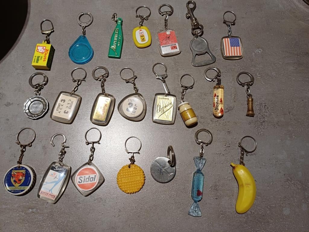 Collection de 21 porte-clés anciens rétro, Enlèvement ou Envoi, Utilisé