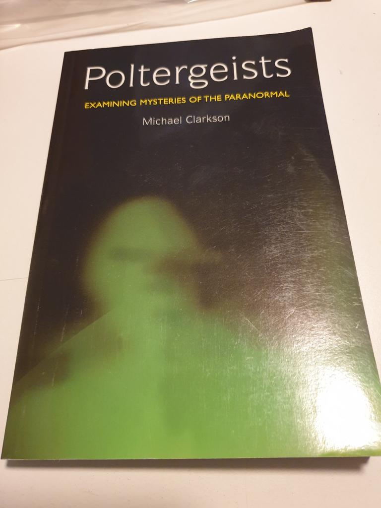 Poltergeists : Examining Mysteries of the Paranormal 2006, Boeken, Esoterie en Spiritualiteit, Zo goed als nieuw, Ophalen of Verzenden