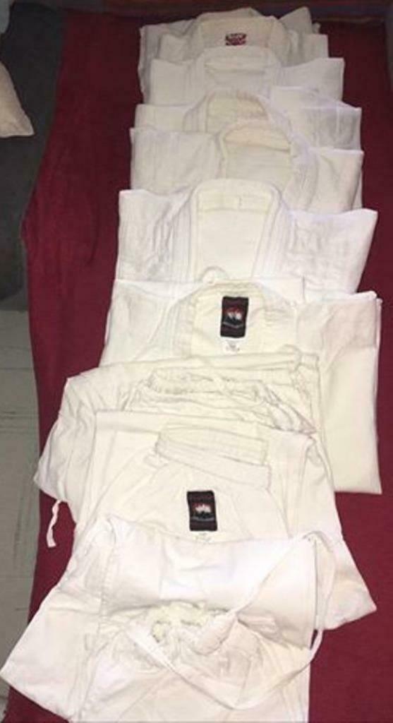 Set: kimono- en vechtsportriemen, 15-delig Asahi Co Tokio, Sport en Fitness, Ophalen of Verzenden, Gebruikt, Vechtsportkleding