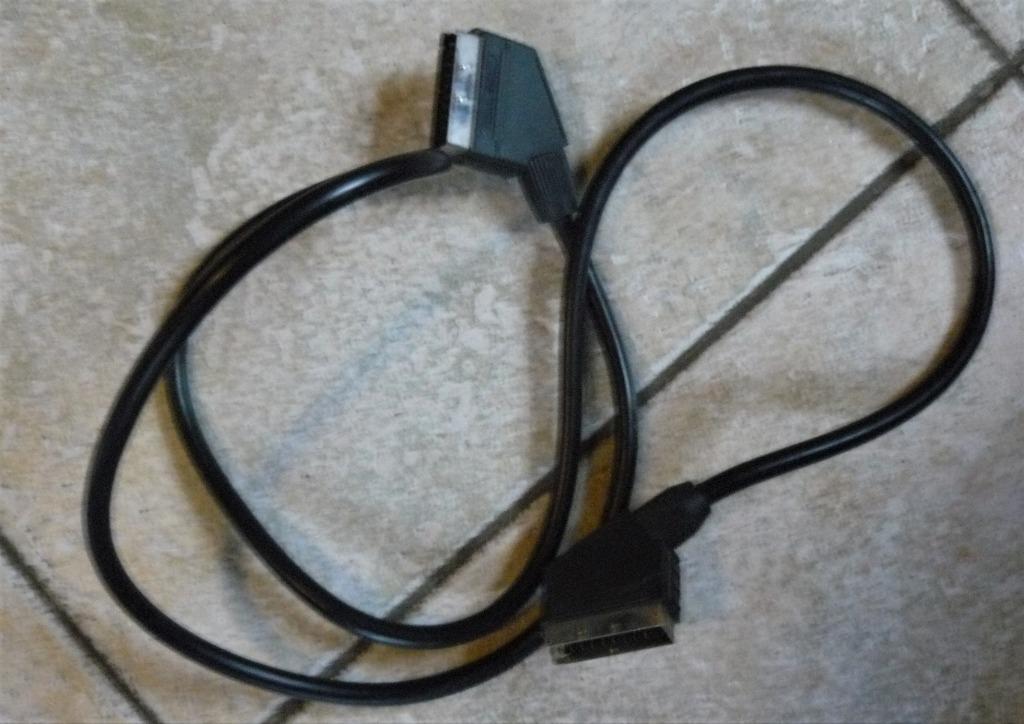 Prise : Cordon audio vidéo : péritel mâle vers péritel mâle, Ophalen of Verzenden, Gebruikt, Minder dan 2 meter, Scartkabel