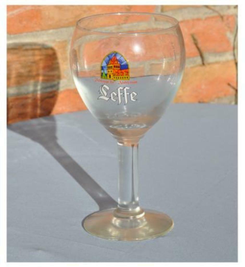 verre leffe 33cl, Enlèvement ou Envoi, Comme neuf, Verre ou Verres, Leffe