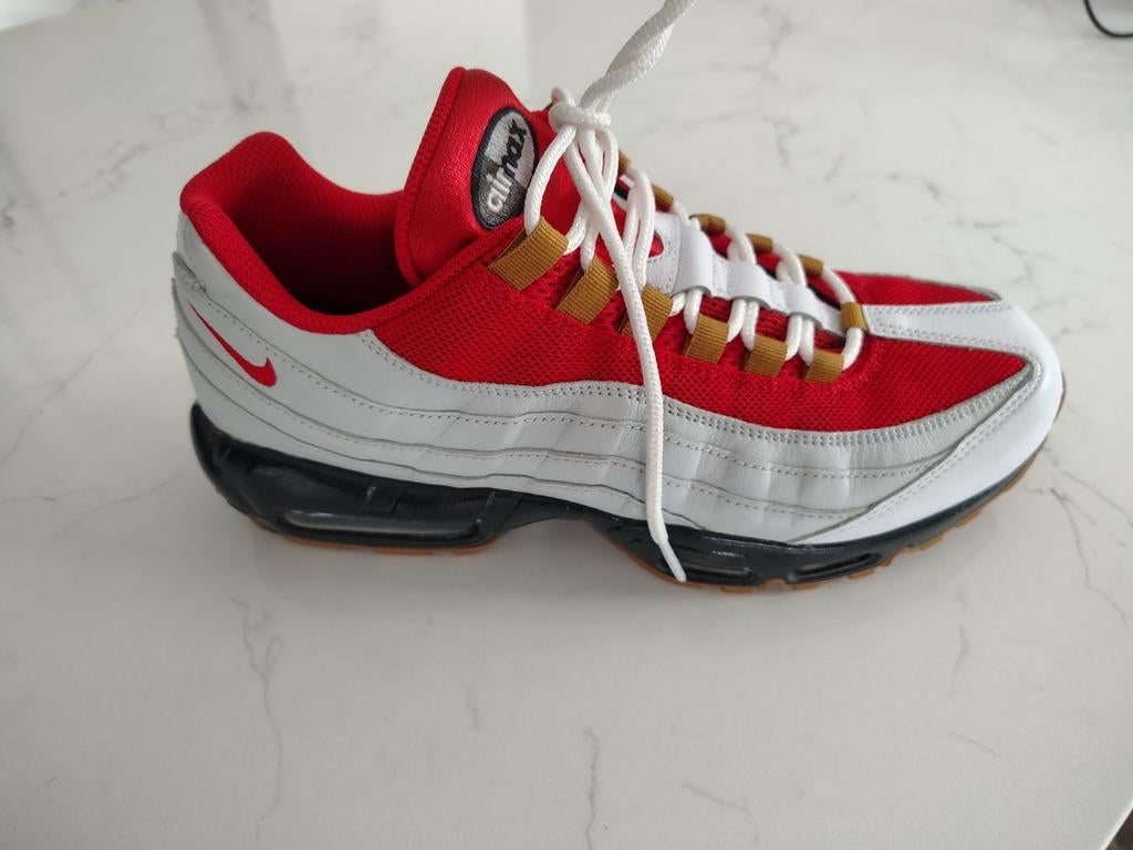 Nike air max by you rood wit maat 43, Ophalen of Verzenden
