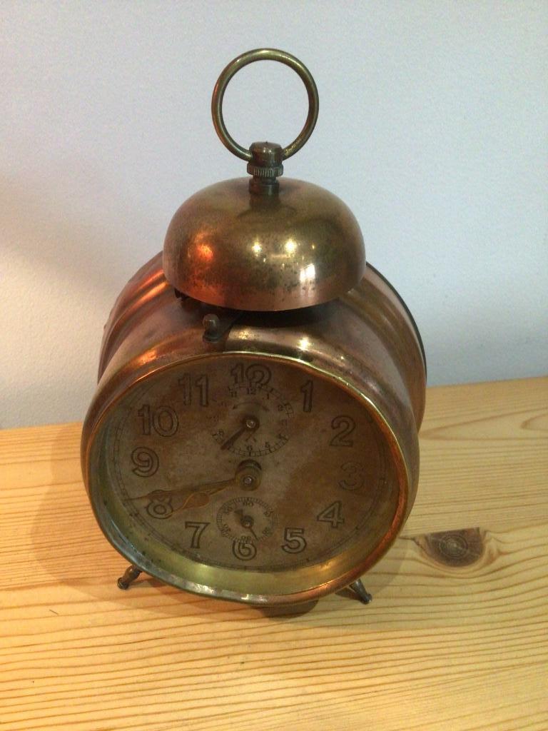 Reveil en cuivre avec cloche en cuivre, Enlèvement