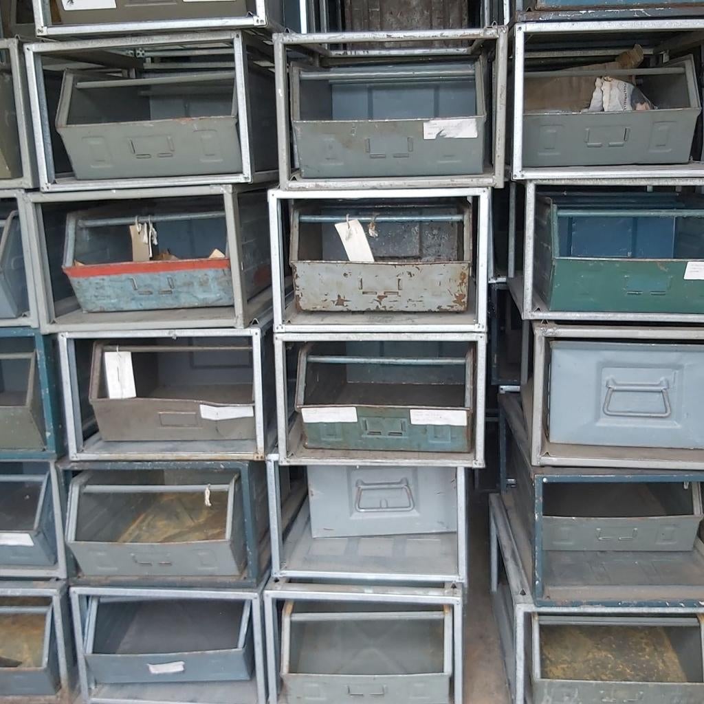 Kist kisten industriele magazijnbakken decoratie, Antiek en Kunst, Ophalen of Verzenden
