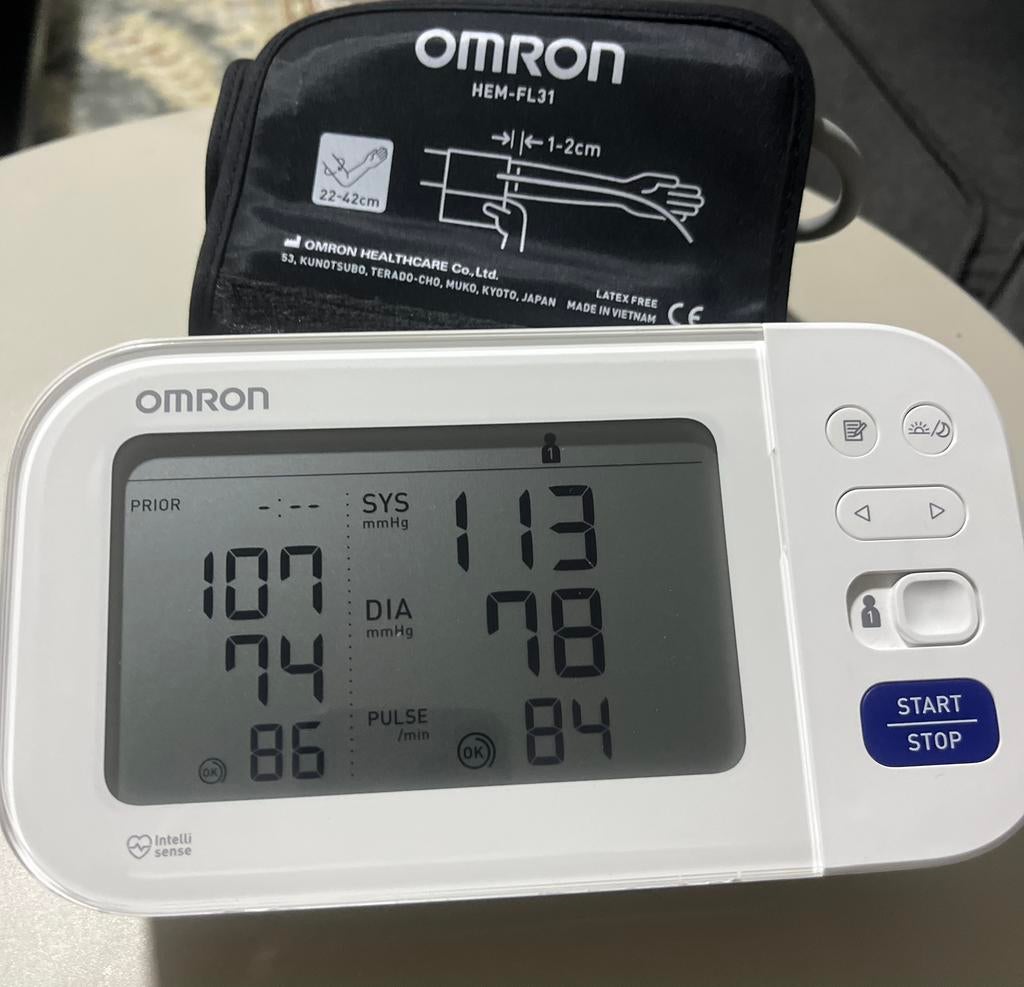 OMRON Bovenarm Bloeddrukmeter – Nette Staat, Ophalen, Zo goed als nieuw
