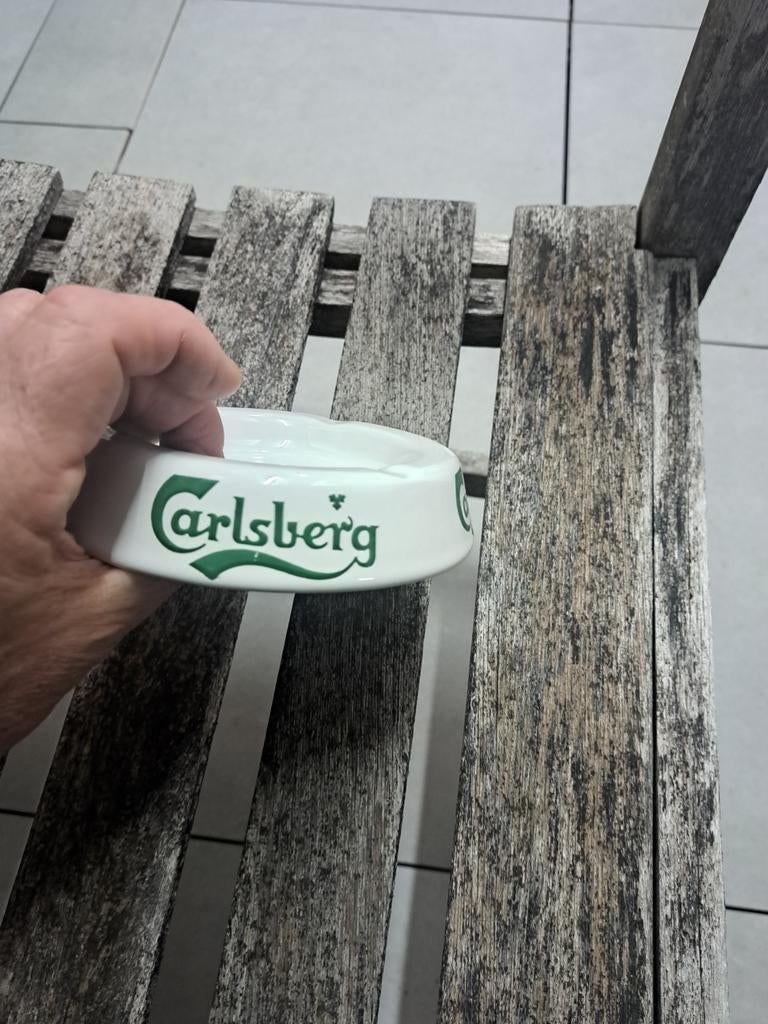 Cendriers en émail Ruborg et Carlsberg en vente séparément o, Enlèvement ou Envoi, Comme neuf