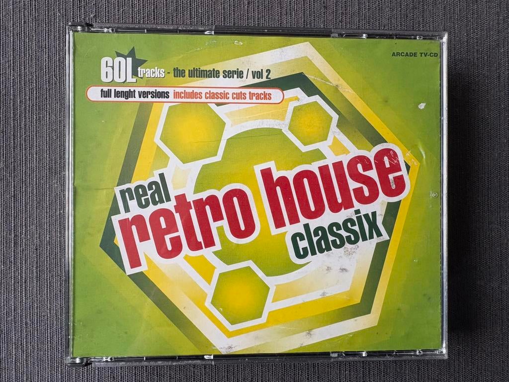 Real retro house classix vol 2, CD & DVD, CD | Dance & House, Utilisé, Techno ou Trance, Enlèvement ou Envoi