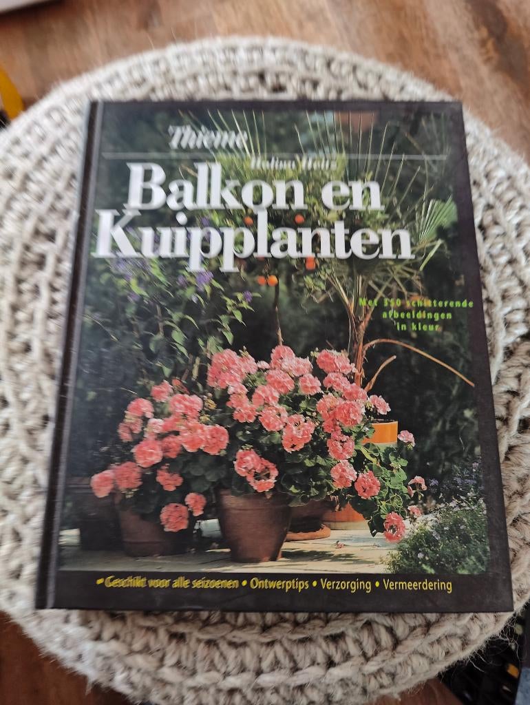 Balkon en kuipplanten - Halina Heitz, Ophalen of Verzenden, Gelezen