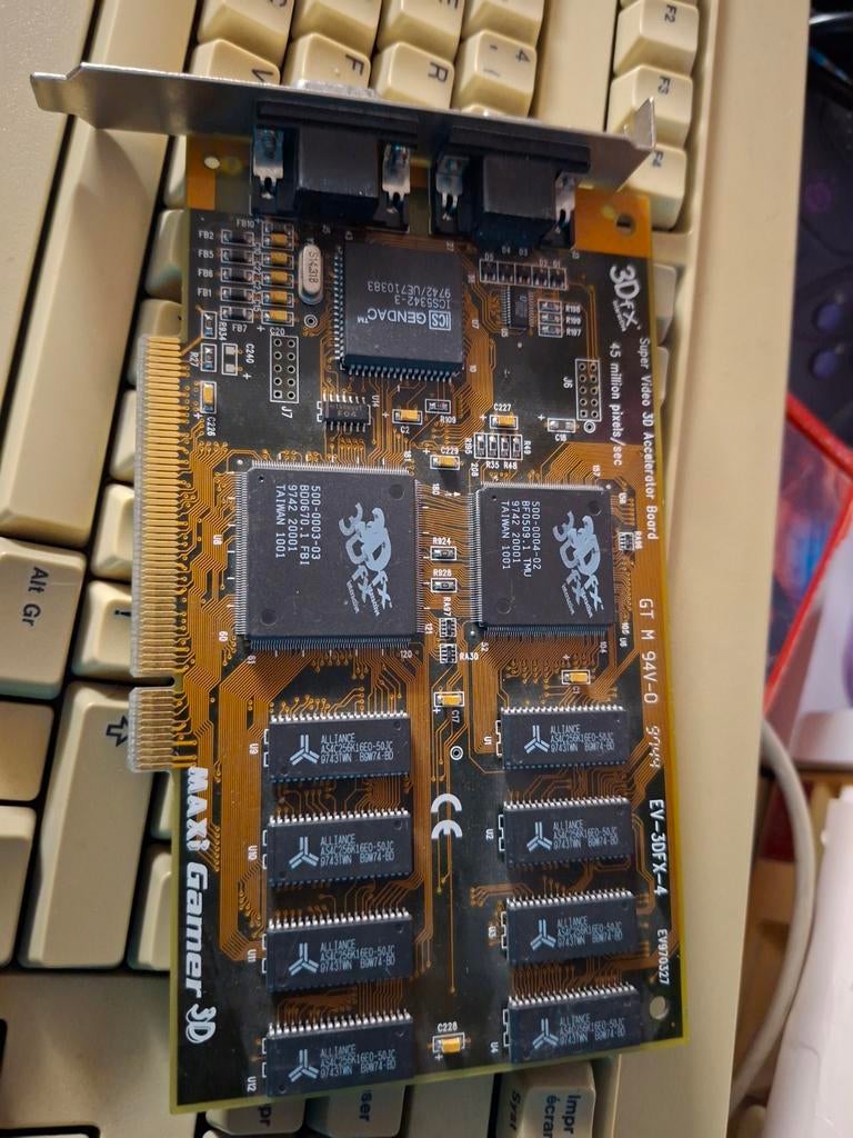 a vendre 3dfx voodoo 1 maxi gamer
 tester, Enlèvement ou Envoi