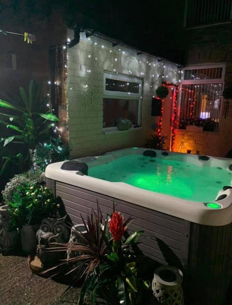 Bijna uitverkocht 🔥Jacuzzi 5 persoons 🔥€4999 ipv €8999, Ophalen of Verzenden, Nieuw