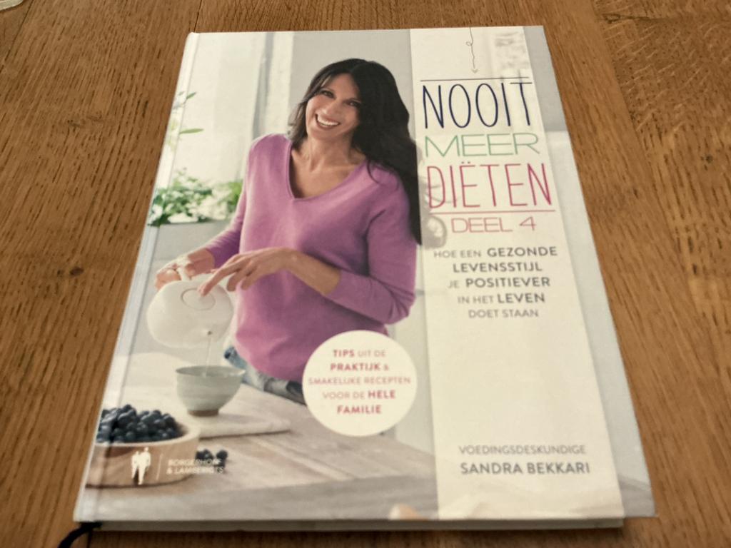 Sandra Bekkari - nooit meer dieten 4 - verzenden mogelijk, Boeken, Gezond koken, Ophalen, Gelezen, Sandra Bekkari