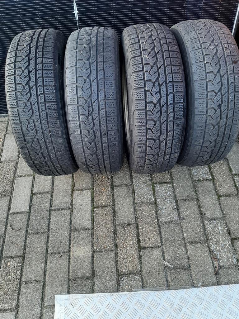 4 pneus à neige 215/60R/17 96H, Enlèvement