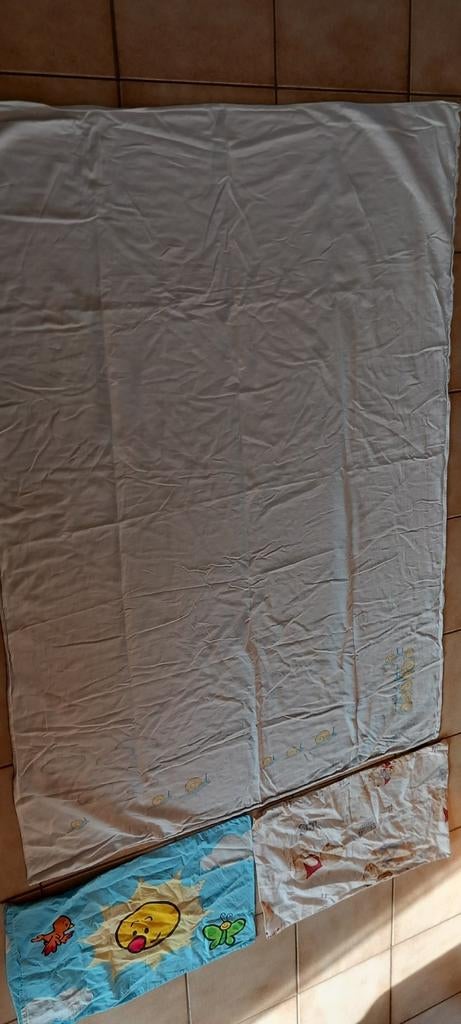 Drap de lit bébé et 2 oreillers, Enlèvement ou Envoi, Comme neuf