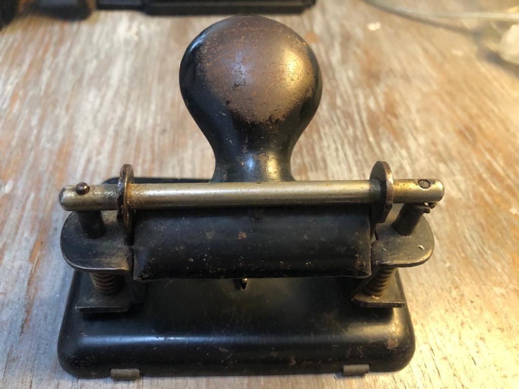 Duitse perforator begin 20e eeuw. SOENNECKEN DRGM, Verzenden