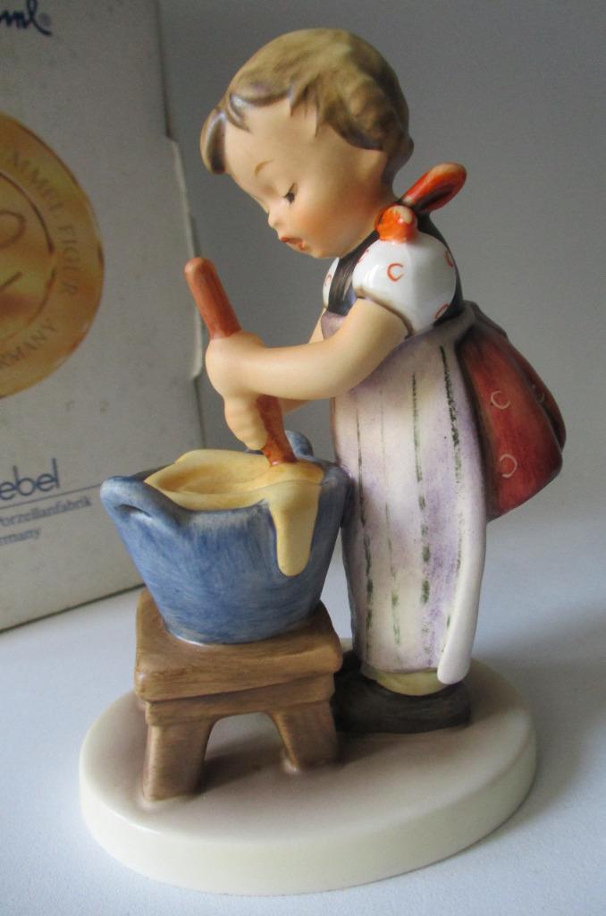 M I Hummel:330 -Baking Day- 13½cm.-TMK-6 -Excellent-1985-'91, Verzenden