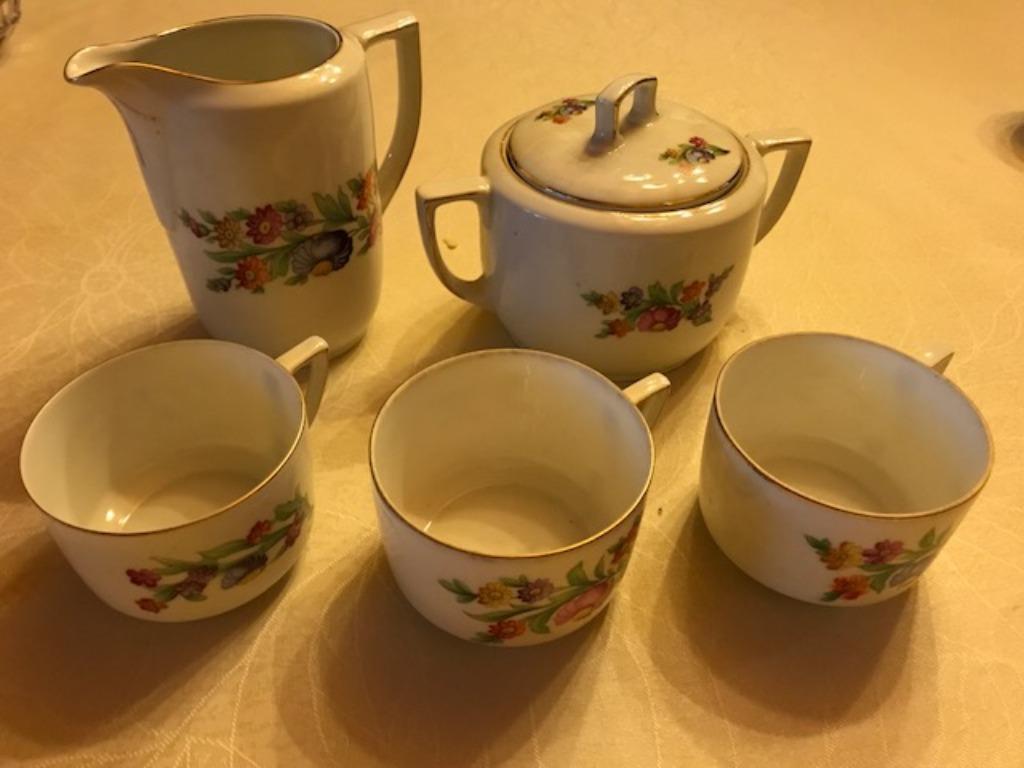 Melkpot, suikerpot en 3 kopjes bloemenmotief - gestempeld, Enlèvement