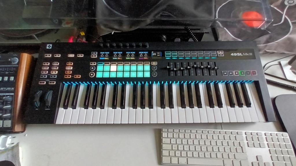 Novation SL49 mk3 midi keyboard, Enlèvement ou Envoi, Comme neuf
