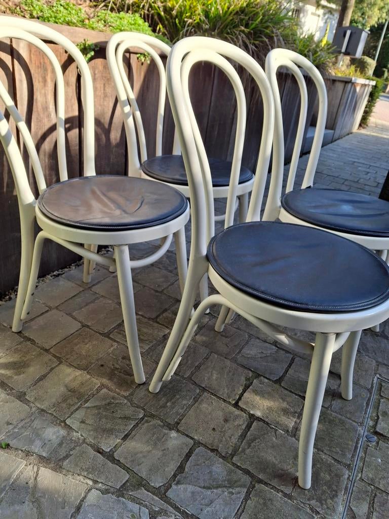 ALARM: 4 Ikea-stoelen zoeken een doel in hun leven :) !, Ophalen, Gebruikt, Wit, Vier