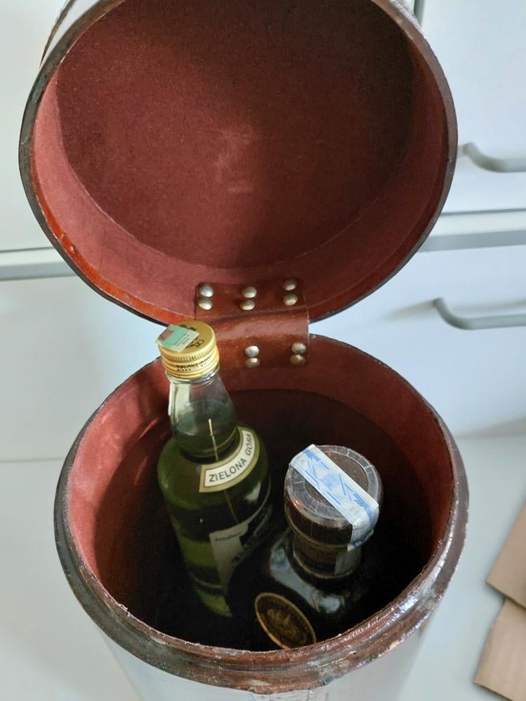 Boîte pour mettre des bouteilles dalkol là boîte 9€, Divers, Produits alimentaires, Enlèvement