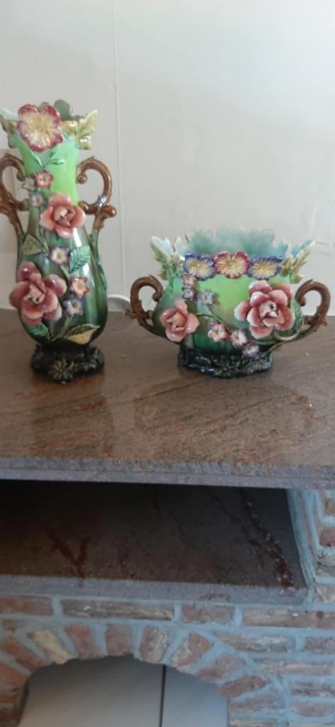 2 vazen met bloemen, Ophalen