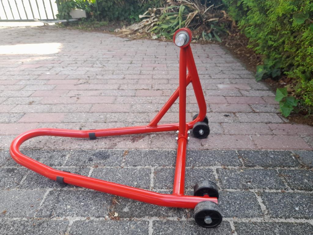 Werkplaatsstandaard voor motorfietsen, Motoren, Ophalen
