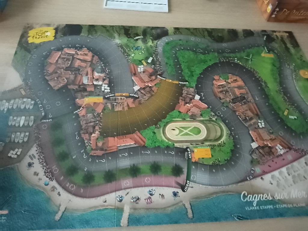 Bordspel 'Het officiële Tour de France spel', Hobby en Vrije tijd, Gezelschapsspellen | Bordspellen, Een of twee spelers, Ophalen of Verzenden