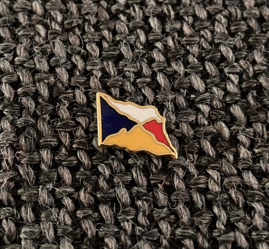 PIN - VLAG - FLAG - DRAPEAU, Envoi, Utilisé, Autres sujets/thèmes, Insigne ou Pin's