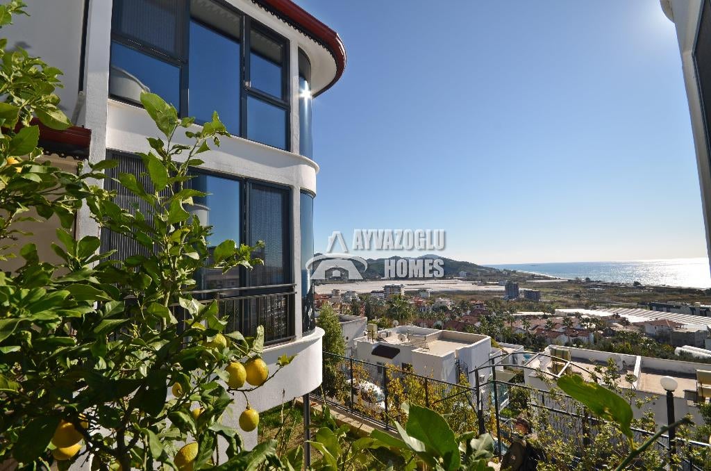 3+1 villa in Demirtaş — privétuin en zwembad, Immo, Woonhuis, Stad, 4 kamers, Turkije