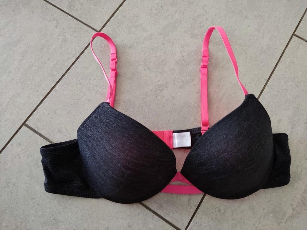 Ensemble sous vêtements 85C, Enlèvement ou Envoi