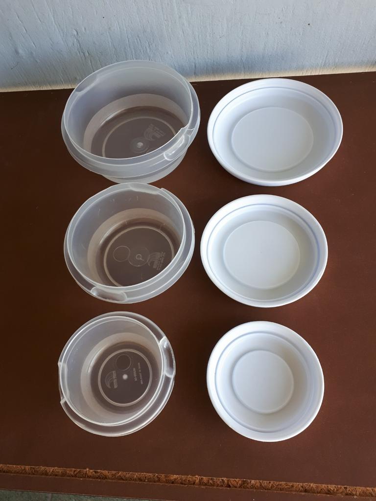 3 in elkaar passende plastiek potjes, Ophalen of Verzenden, Gebruikt