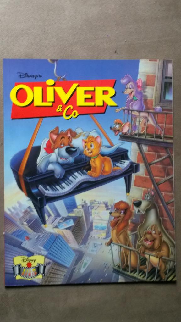 Disney's Oliver & Co - 3 boeken kopen = 4de boek gratis, Une BD, Enlèvement ou Envoi, Comme neuf