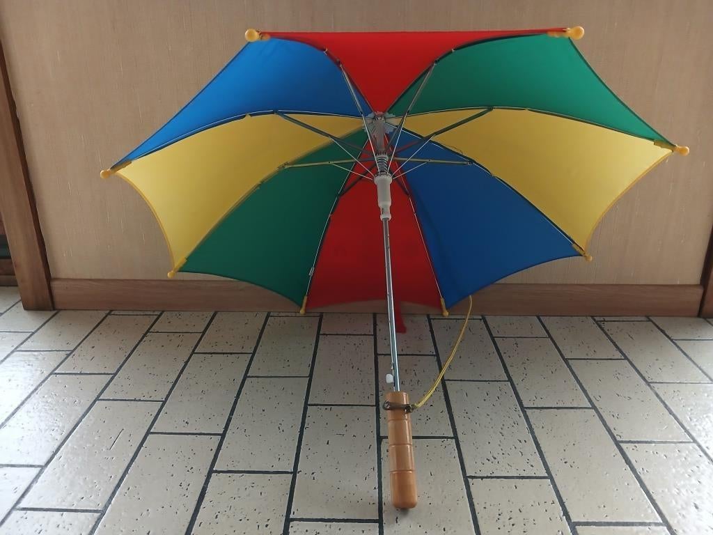 Mooie veelkleurige paraplu voor kinderen met geel koord, Handtassen en Accessoires, Paraplu's, Gebruikt, Overige kleuren, Ophalen