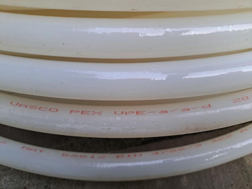 Tuyau en plastique VPE, étanche à l'oxygène, 20/2, Enlèvement, Comme neuf
