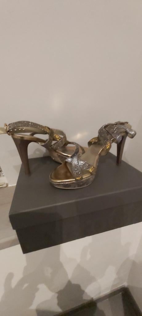 Sandalen met hoge hak Nero Giardini Maat 37 nieuw, Ophalen