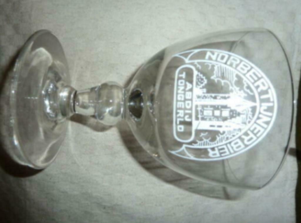 #L Bier glas NORBERTIJNERBIER Brouwerij Van Milders - Geel, Verzamelen, Ophalen of Verzenden, Nieuw, Bierglas
