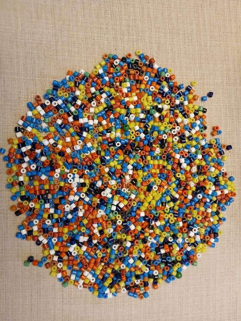 Plastic kralen in diverse kleuren 4 mm, Ophalen of Verzenden, Zo goed als nieuw, Kraal