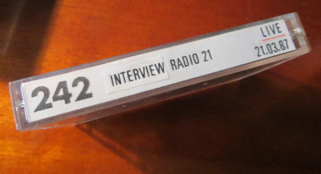 FRONT 242 - INTERVIEW RADIO 21 - 21-03-1987, CD & DVD, Pré-enregistrées, Autres genres, Utilisé, 1 cassette audio