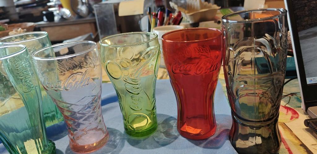 Coca-Cola glazen 7 verschillende gekleurde, Ophalen of Verzenden, Zo goed als nieuw, Frisdrankglas