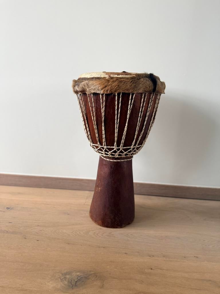 Grote decoratieve djembe 60cm – herstelproject, Muziek en Instrumenten, Ophalen, Trommel