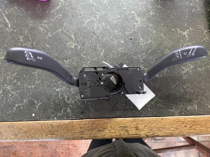 Commutateur combi colonne de direction d'un Volkswagen UP, Enlèvement ou Envoi, 3 mois de garantie, Utilisé, Volkswagen