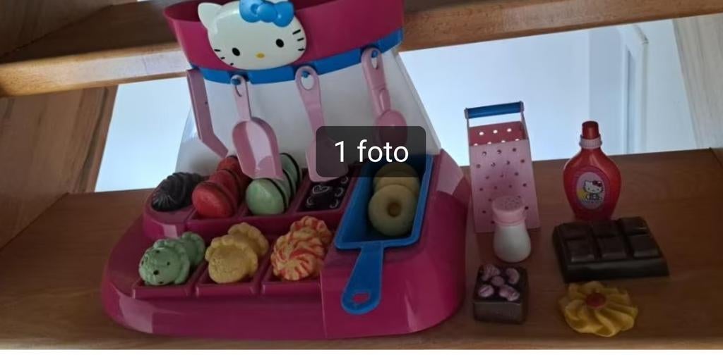 Hello kitty snoepbar muffins, donuts, macarons, Ophalen, Gebruikt