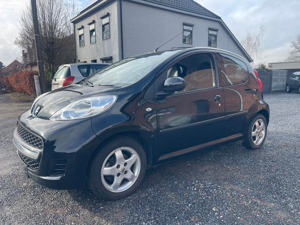 Peugeot 107 1.0iEssence,Black&Silver,5 portes 1 propriétaire, Autos, Cuir, Achat, Boîte manuelle, Entretenue par le concessionnaire