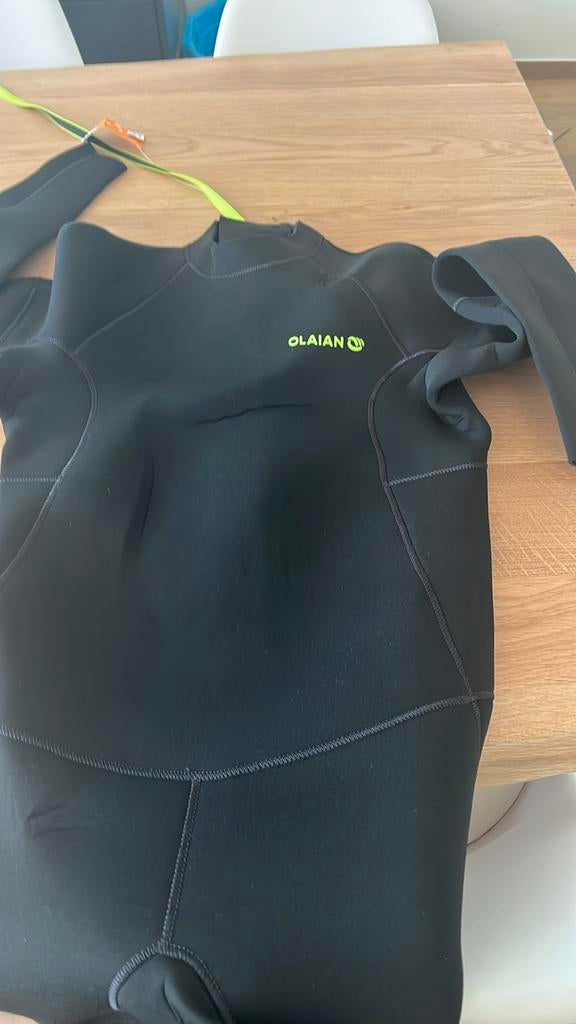 Wetsuit maat medium. Nieuw. Merk olaian. Lange benen, rits o, Ophalen, Wetsuit