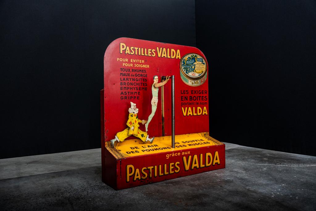 1934 Valda Pastilles tin display, Verzamelen, Ophalen, Zo goed als nieuw