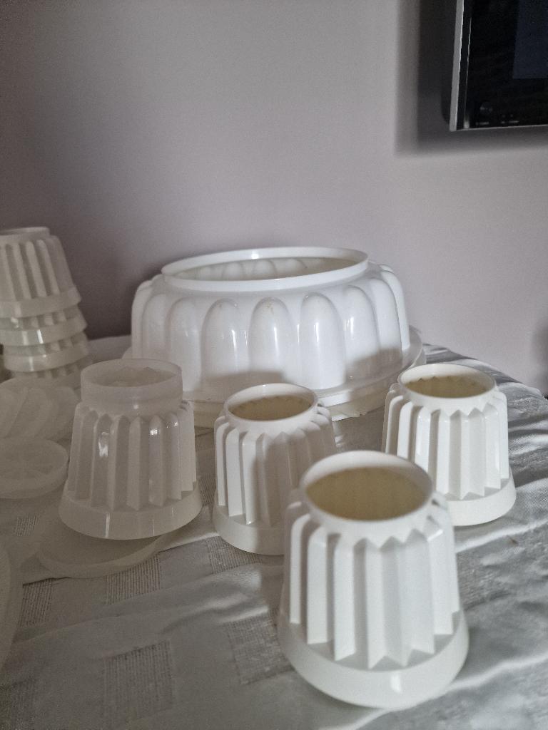 Tupperware Jel-ette mallen en grote ringvorm, Huis en Inrichting, Keuken | Tupperware, Ophalen of Verzenden, Zo goed als nieuw
