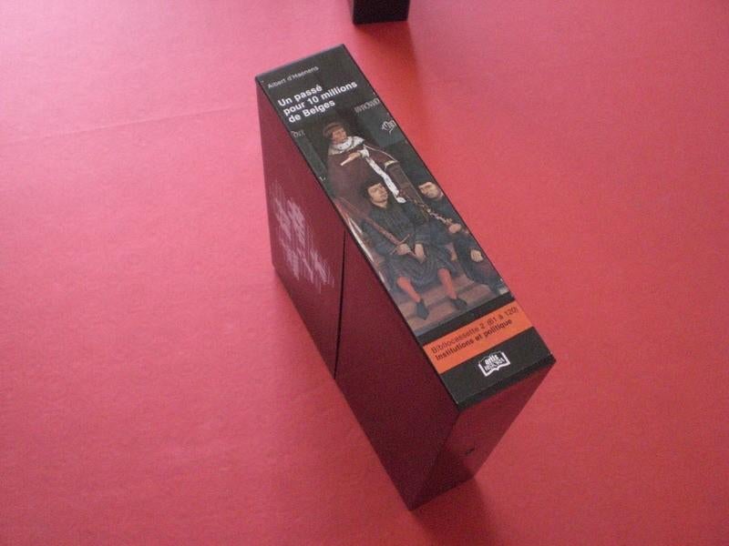 Biblio cassette 2 "Institutions et politique" Artis Historia, Enlèvement ou Envoi, Comme neuf, Livre d'images