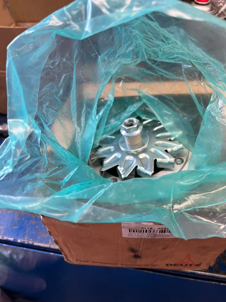 Nieuwe alternator bosch 24 volt, Enlèvement