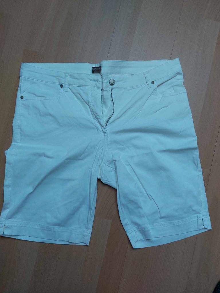 witte short claude arielle M46, Claude Arielle, Enlèvement ou Envoi, Taille 46/48 (XL) ou plus grande, Blanc